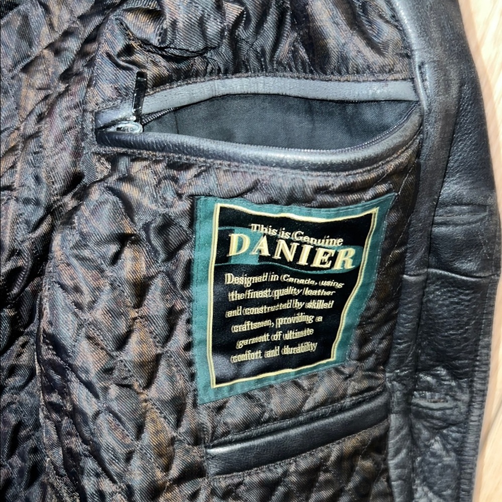 Vintage Men's Danier Black Military Field Jacket with Glossy Finish - Picture 15 of 16